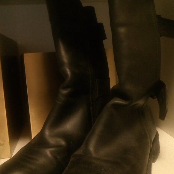 Stylish Black Leather Moto Boots! - Picture 4 of 11